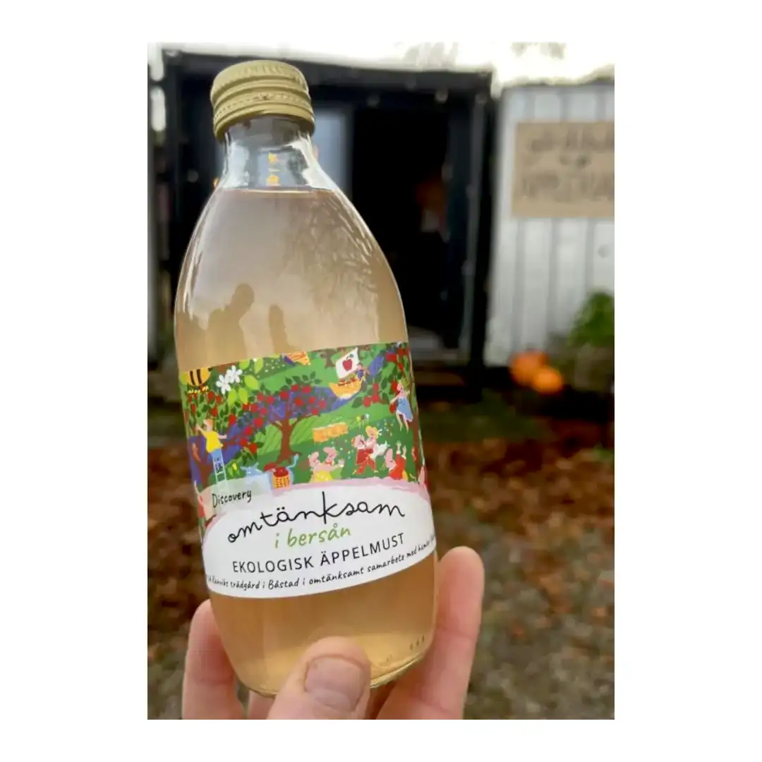 Äppelmust omtänksam i bersån